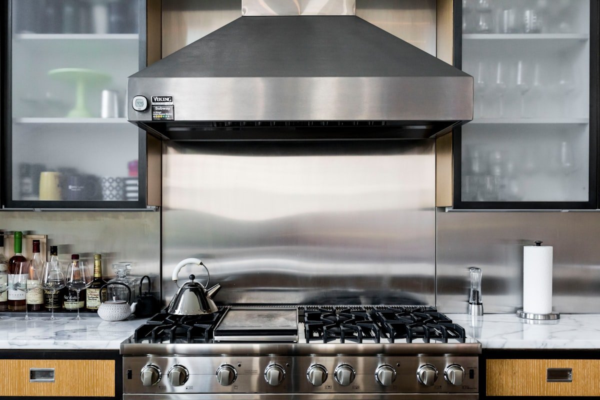 RVS in de keuken is terug, maar nu warm in plaats van kil